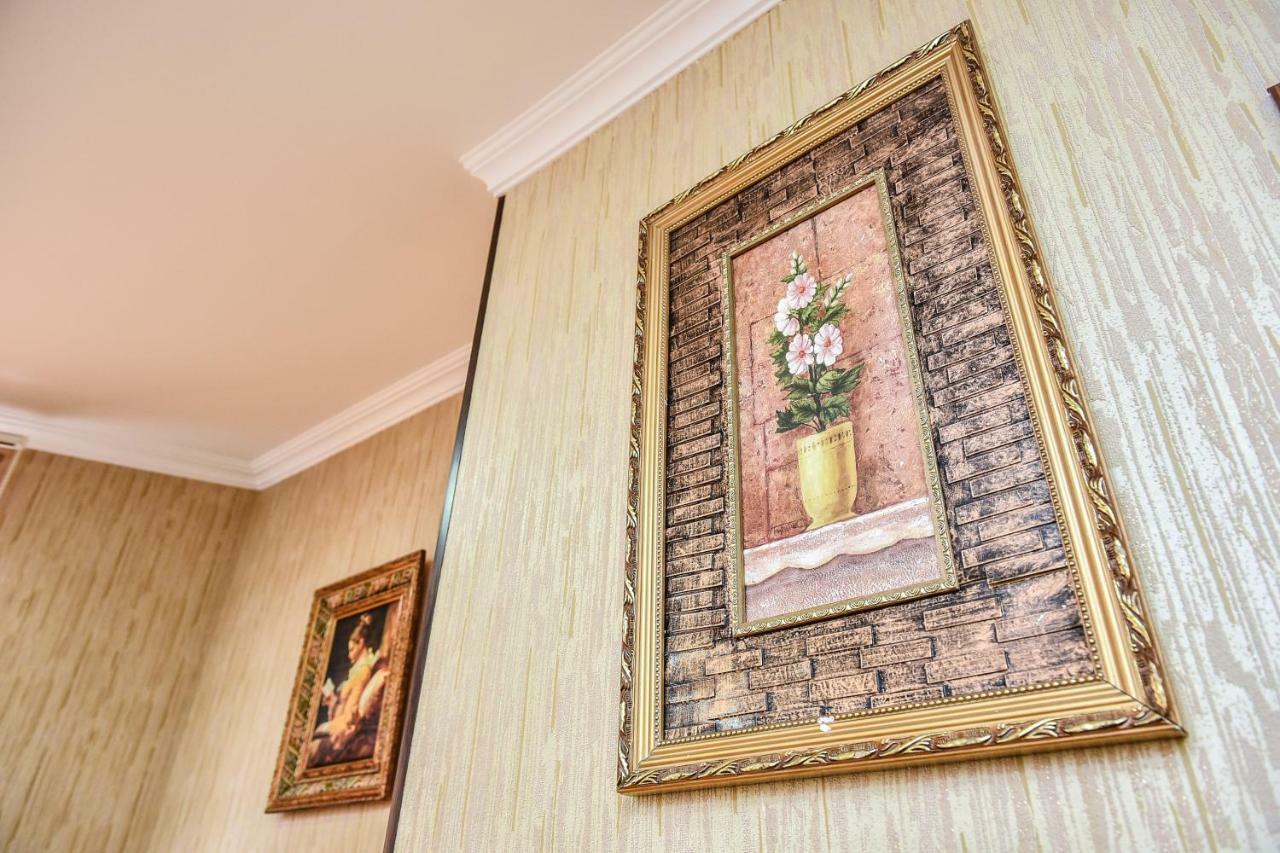 Hotel S.R Тбілісі Екстер'єр фото